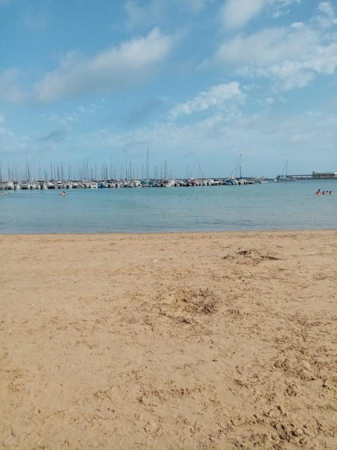 Apartamento Con Buena Vista Apartment Torrevieja Luaran gambar